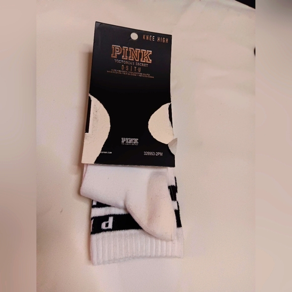 NEW VICTORIA'S SECRET KNEE HIGH SOCJS WHITE/BLACK STRIPEA OS CHRISTMAS STOCKING - Picture 1 of 2